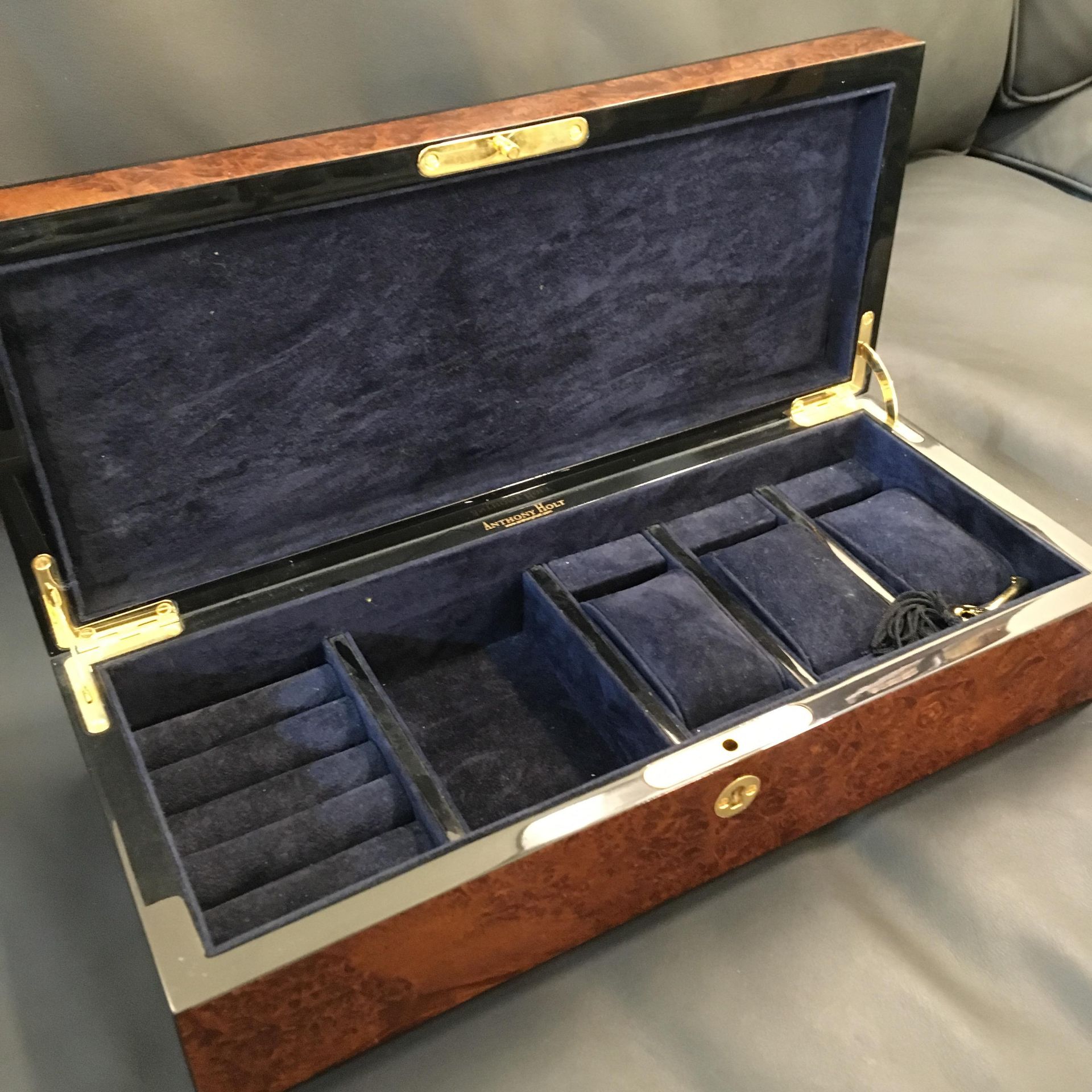 Aston Martin Walnut Jewellery Watch Box James Bond 007 - Image 3 of 4