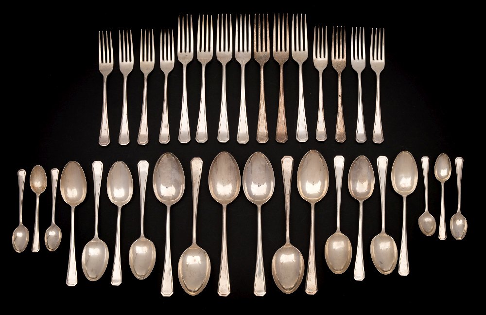 An Elizabeth II silver part flatware service, maker Gee & Holmes, Sheffield,