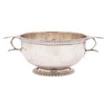 An Edward VII silver porringer, maker James Wakely & Frank Wheeler, London,