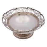 A George V silver pedestal bowl, maker Mappin and Webb, Sheffield,