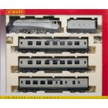 Hornby (China) OO/HO R2445 Silver Jubilee limited edition train pack:,