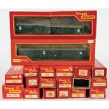 Tri-ang Hornby/Triang Railways OO/HO gauge, a boxed collection of passenger coaches:,