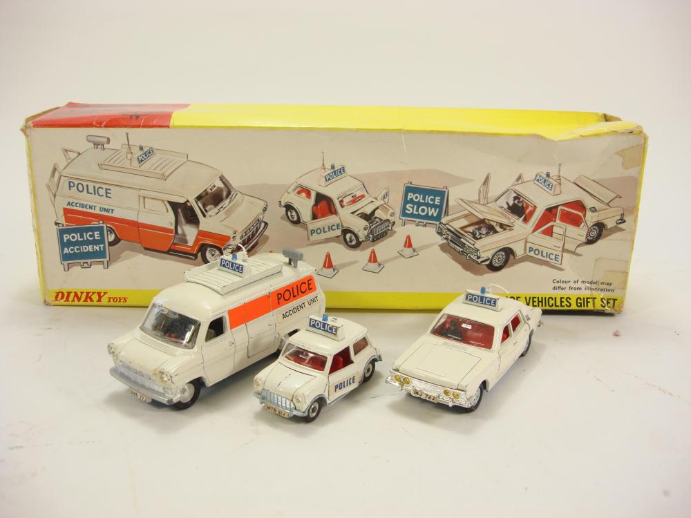 Dinky No 297 Police Vehicle Gift Set: includes Mk1 Ford Transit Accident Unit,