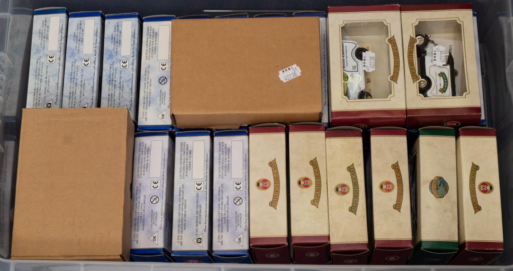 A boxed group of Oxford buses and commercial vehicles:, in blue window boxes.