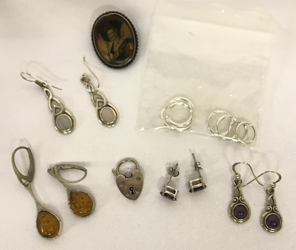 A small collection of silver jewellery.