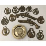 A small collection of assorted vintage brass ware.