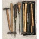 6 vintage wooden handled cross pein hammers. Together with 3 wooden handled screwdrivers.