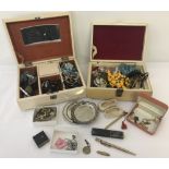 2 vintage jewellery boxes containing vintage costume jewellery. Together with other mixed items.
