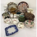 A box of assorted china & pottery.