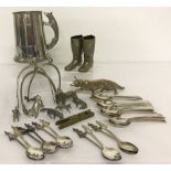 A collection of assorted metal ware items.