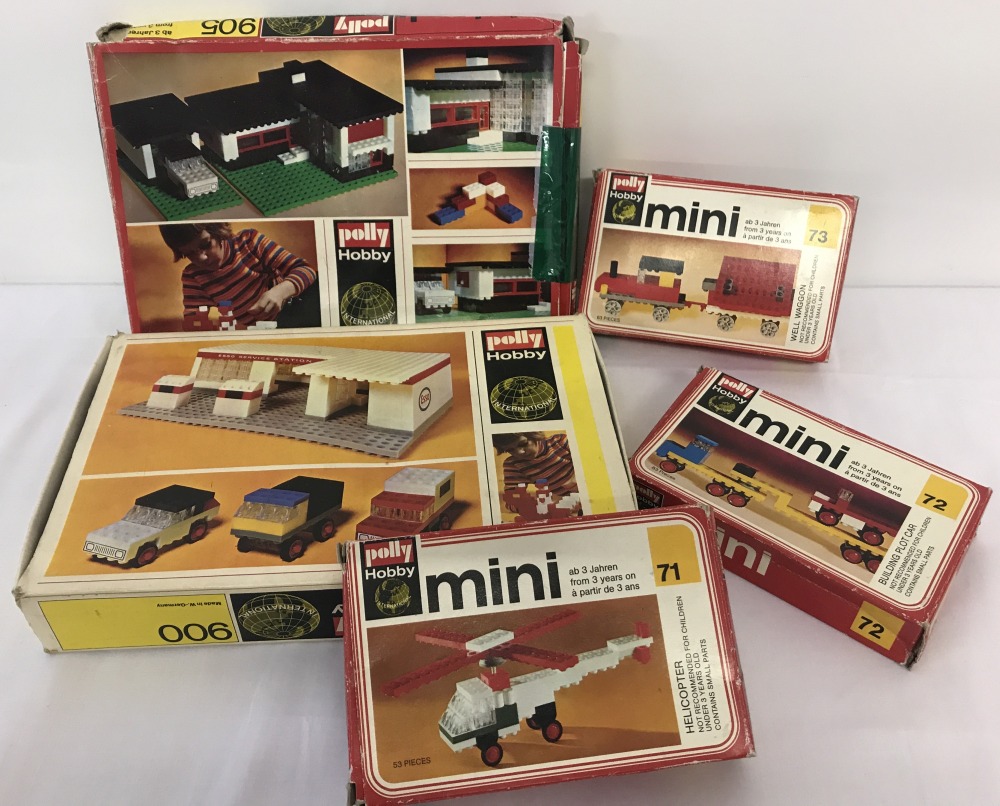 5 boxed Polly Hobby, Lego style kits.