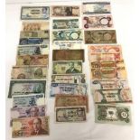A collection of 31 African bank notes to include some crisp examples.
