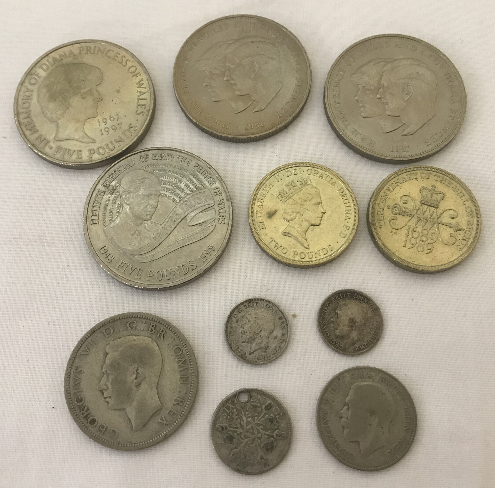 A small quantity of British commemorative coins.