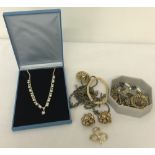 A small collection of mixed vintage costume jewellery.