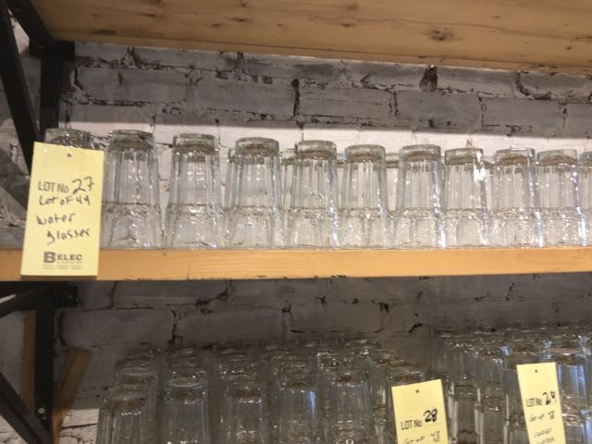 Lot de (44) verres à eau, grands