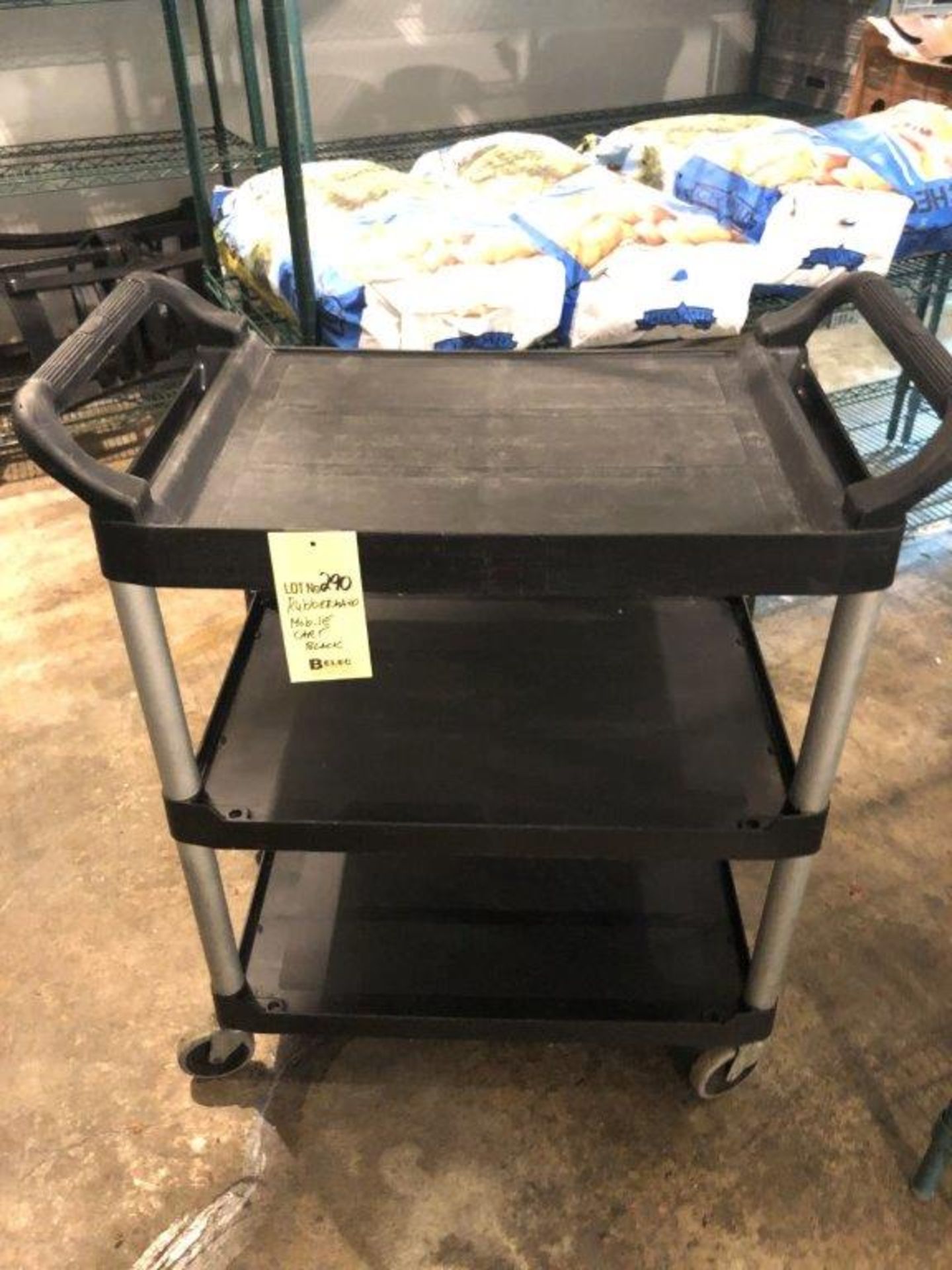 RUBBERMAID chariot de service noir