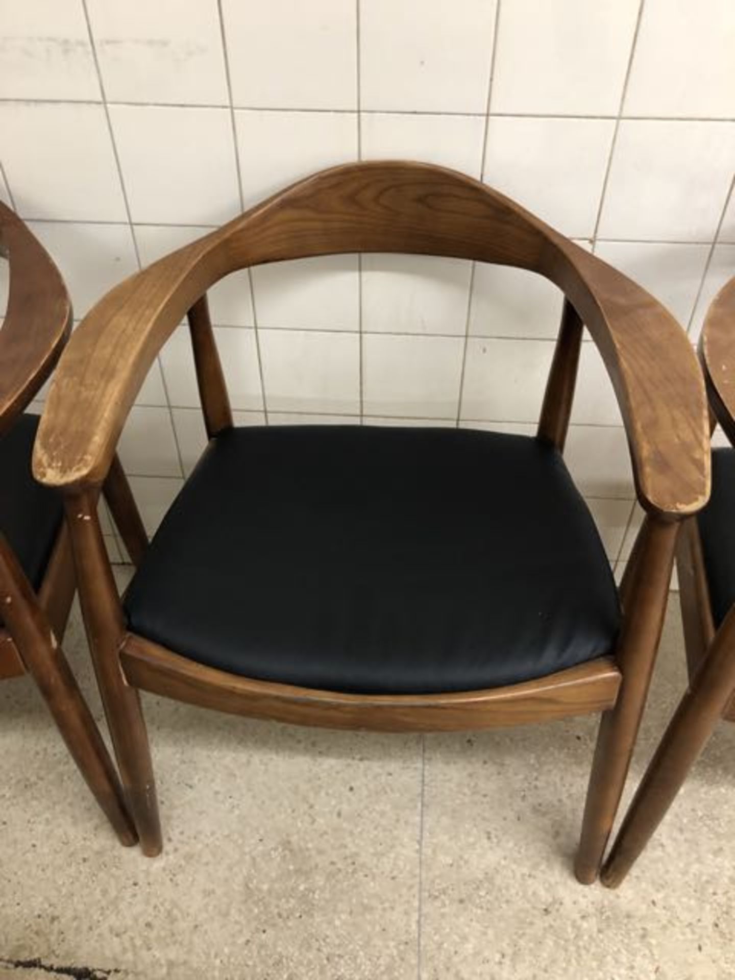 (9) Chaises bois à bras