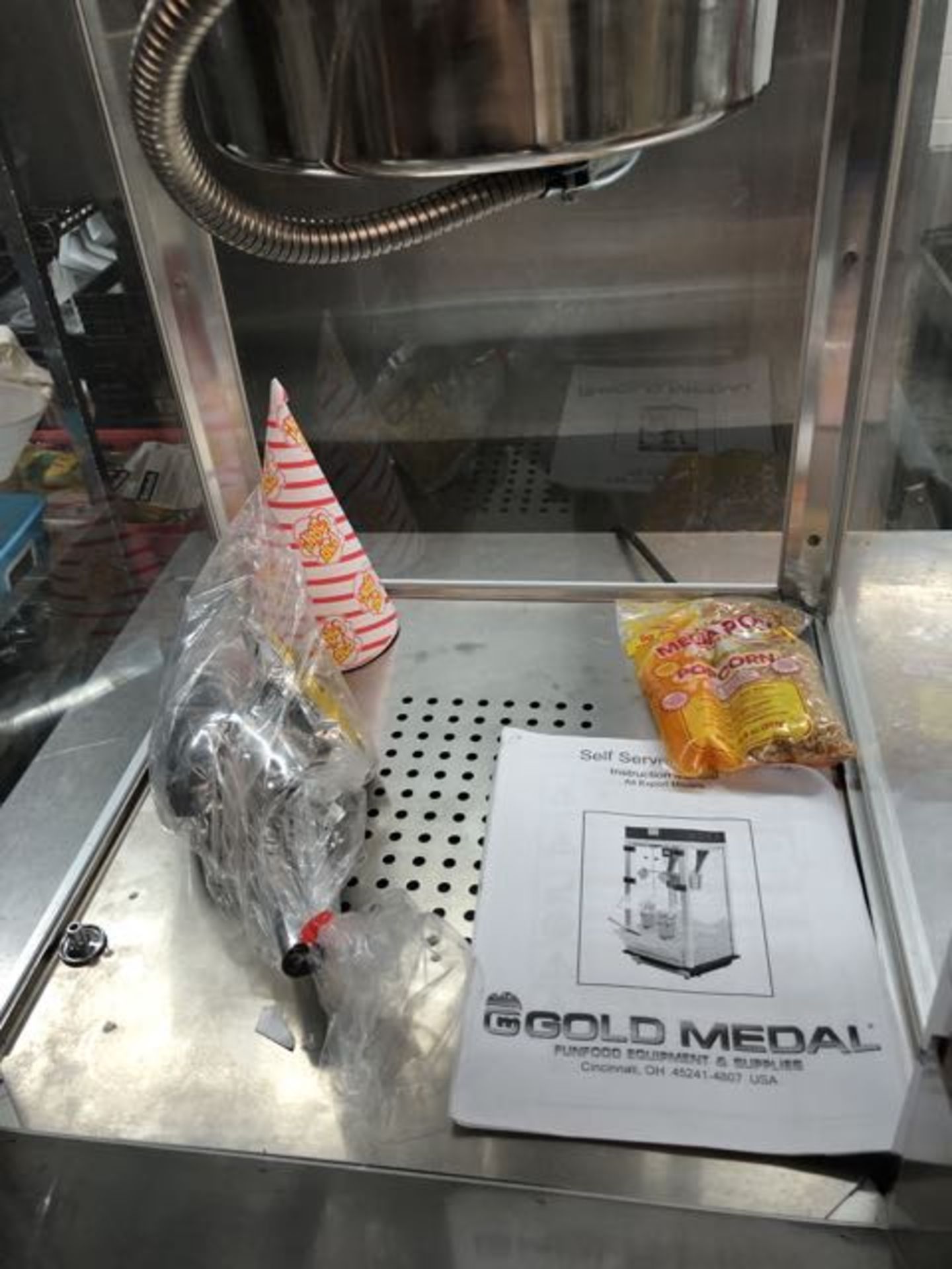 Machine à Popcorn NEUVE - GOLD MEDAL # Self serve popper - Image 4 of 4