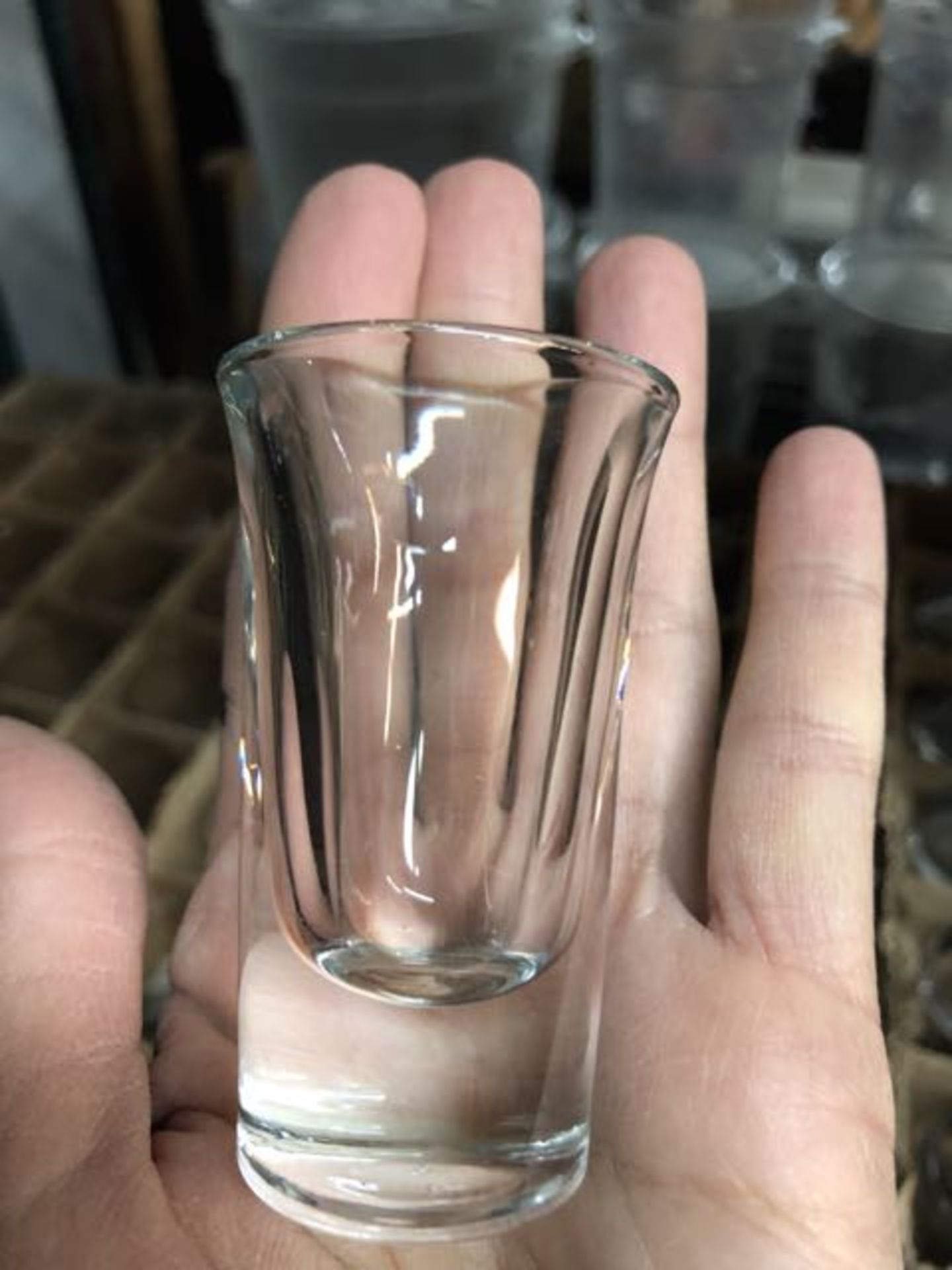 Lot de (72) approx Shot glass