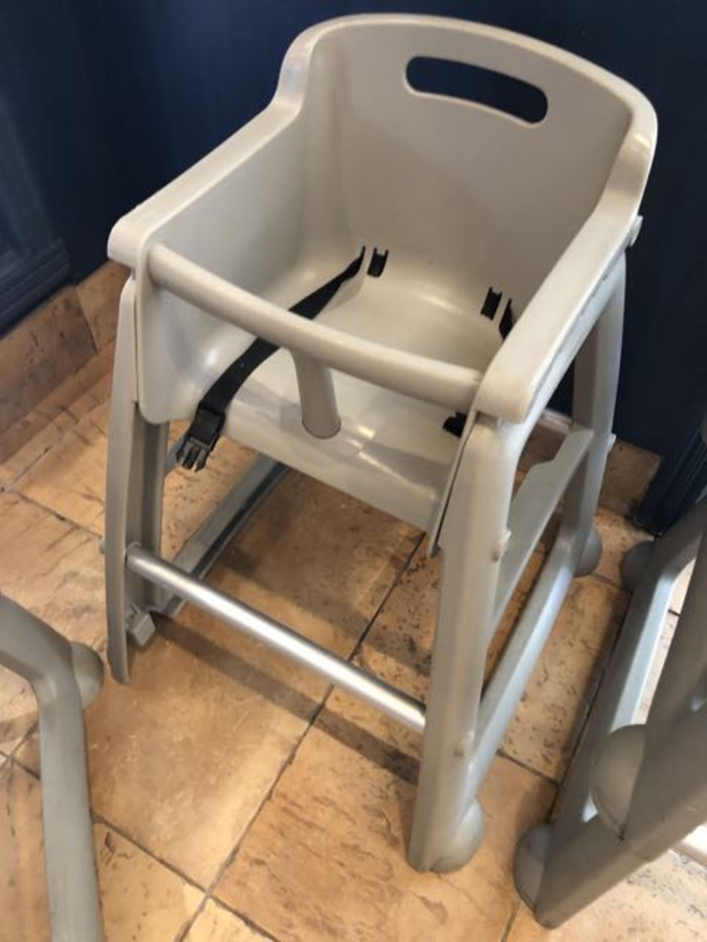 (2) Chaises hautes bébé RUBBERMAID