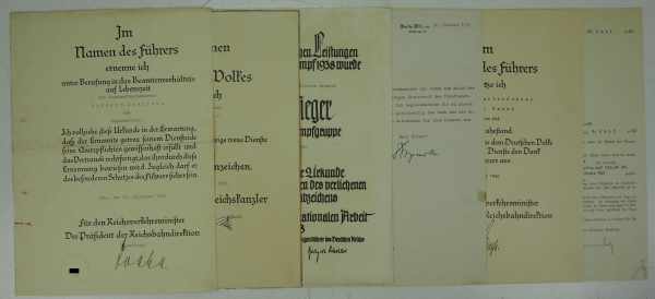 3.1.) Urkunden / Dokumente3. Reich: Lot von 5 Urkunden / Dokumente.- Treudienst-Ehrenzeichen, in - Image 2 of 2