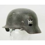 4.1.) Uniformen / KopfbedeckungenWehrmacht: Stahlhelm M35 - Doppelemblem.Die Glocke vorschriftsmäßig