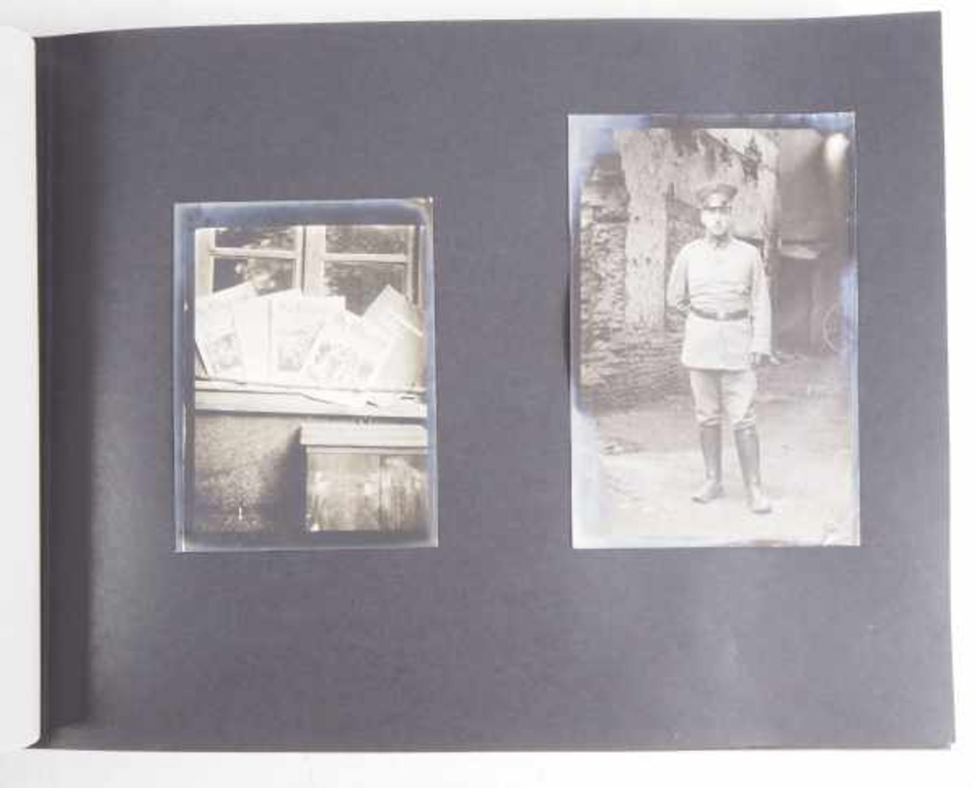 3.2.) Fotos / PostkartenPreussen: Fotoalbum des Minenwerfer Batl. 2 - Westfront.Schwarzer Einband, - Image 3 of 12