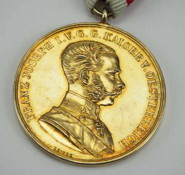 2.1.) EuropaÖsterreich: Tapferkeitsmedaille, 8. Modell (1914-1917), Franz Joseph I., Gold.Bronze - Image 2 of 4