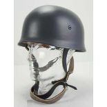 5.1.) SammleranfertigungenLuftwaffe: Fallschirmspringer Helm mit Tarnbemalung.Tarn-Lackierung,