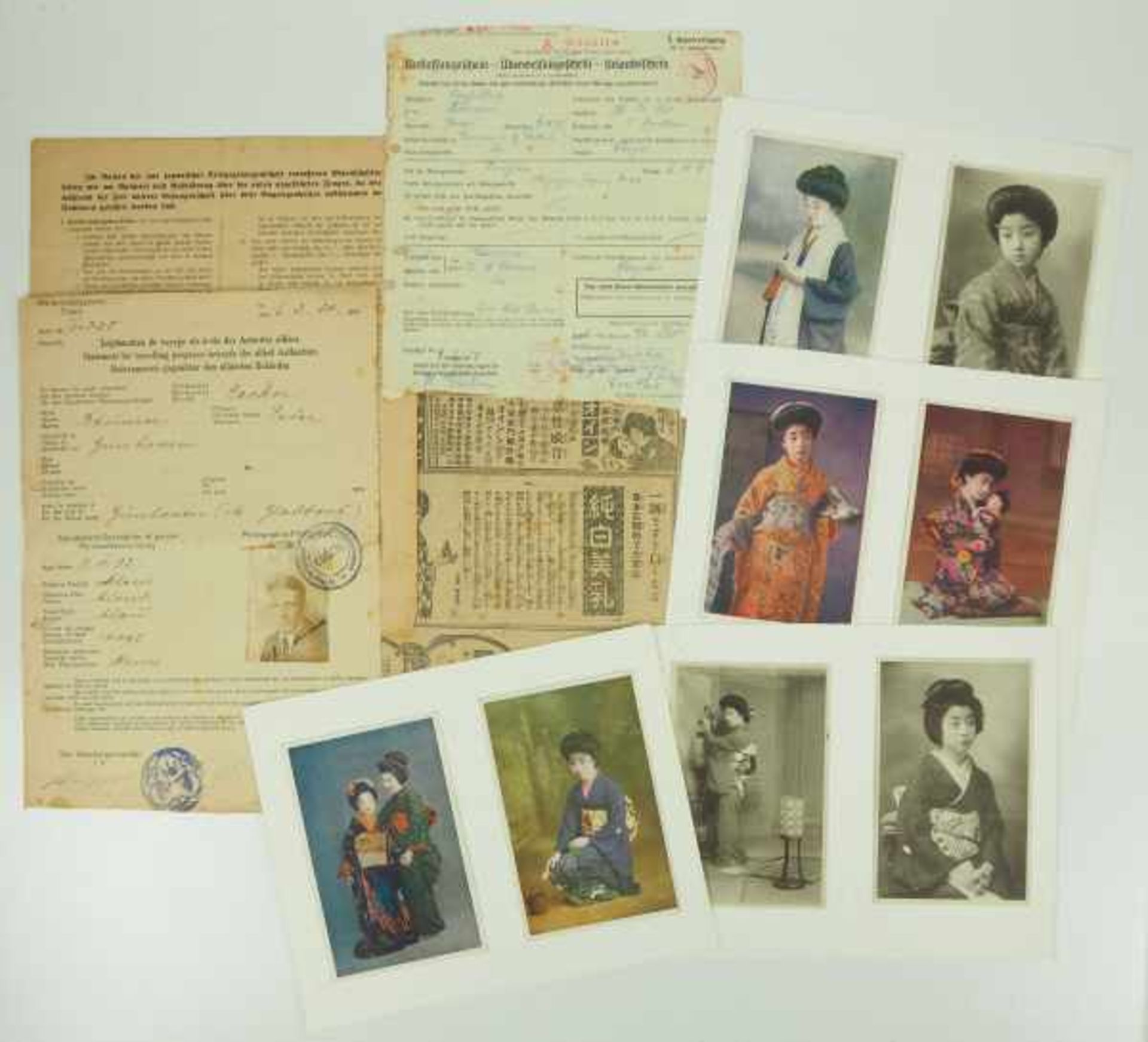 3.2.) Fotos / PostkartenNachlass eines in Japan inhaftierten Soldaten des III. Seebataillons.-