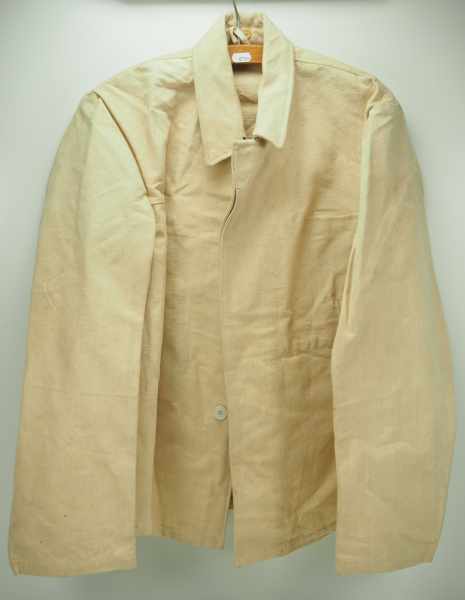 4.1.) Uniformen / KopfbedeckungenFrankreich: Drillich Jacke.Grobes weißes Leinen-Tuch, weiße - Image 2 of 8