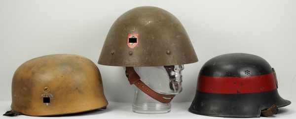 4.1.) Uniformen / Kopfbedeckungen3. Reich: Lot von 3 Stahlhelmen.1.) Afrika Fallschirmspringer Helm, - Image 4 of 20