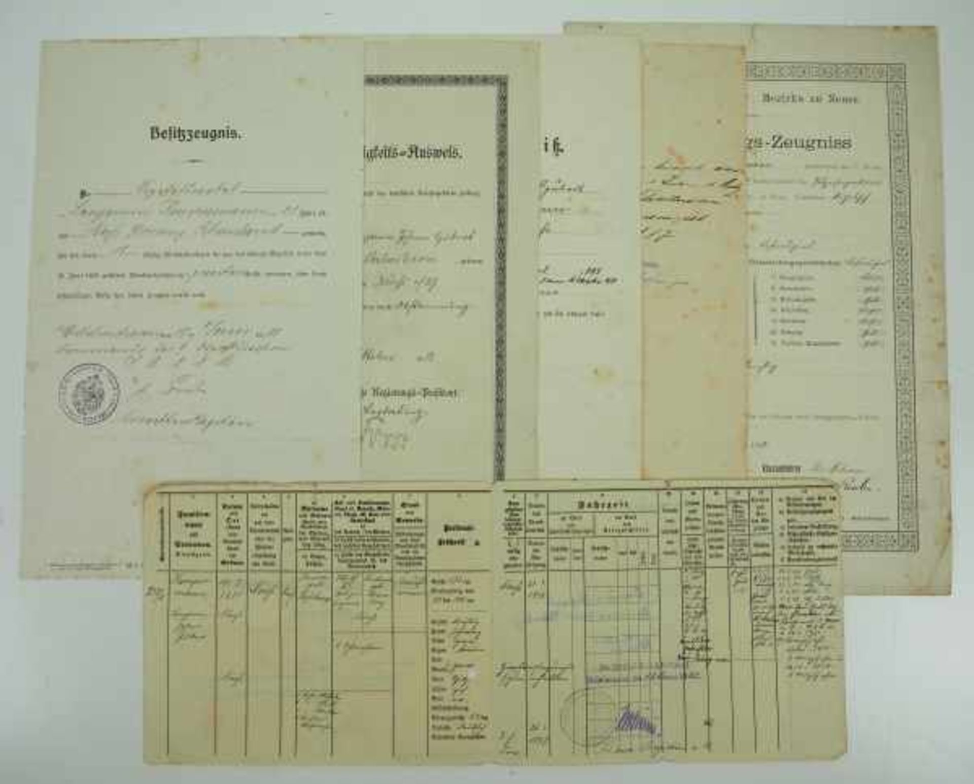 3.1.) Urkunden / DokumenteDokumentengruppe eines Vizefeldwebels des 1./2. Seebataillons.- - Image 2 of 6