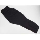 4.1.) Uniformen / KopfbedeckungenDeutsche Arbeitsfront (DAF): Schwarze Breeches Hose.Schwarzes