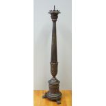 7.1.) HistoricaHerrschaftlicher Kerzenständer - 106 cm.Guss, fein überarbeitet, die Muttern
