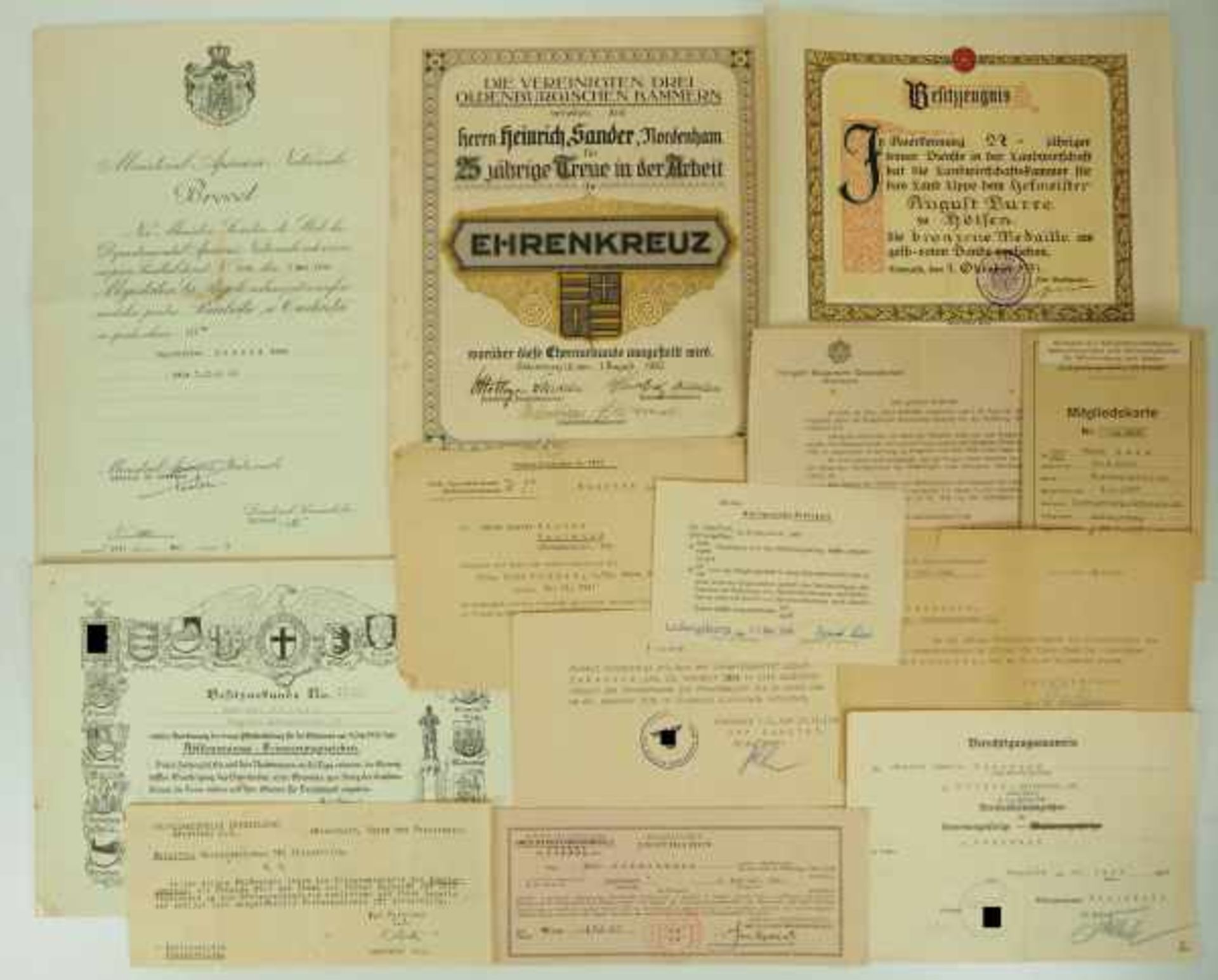 3.1.) Urkunden / DokumenteLot von 8 Urkunden.Diverse.Zustand: II3.1.) Documents