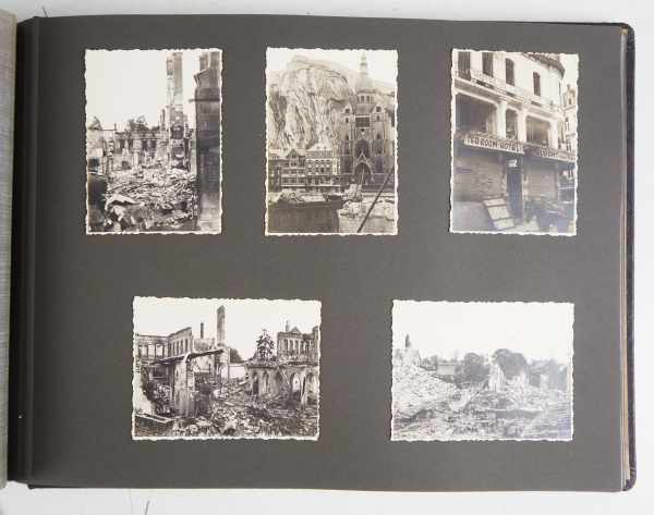 3.2.) Fotos / PostkartenFotoalbum: RAD, Wehrmacht und Bundeswehr.Kunstledereinband, mit - Image 9 of 12