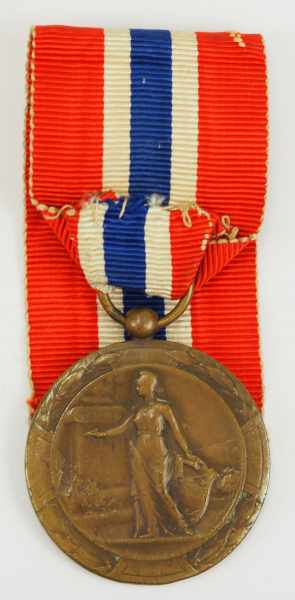 2.2.) WeltPanama: Medaille der Solidarität 1917/1918, in Bronze.Bronze, am Originalband.Nur in - Image 3 of 3