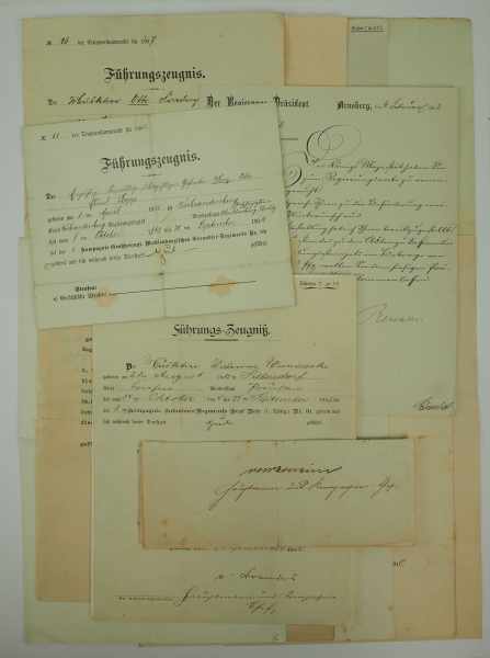 3.1.) Urkunden / DokumenteDeutsches Reich: Sammlung Führungszeugnisse.Diverse.Zustand: II3.1.) - Image 2 of 2