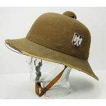 4.1.) Uniformen / KopfbedeckungenWehrmacht: Tropenhelm des Afrikakorps, 2. Modell.Grüner Filz,