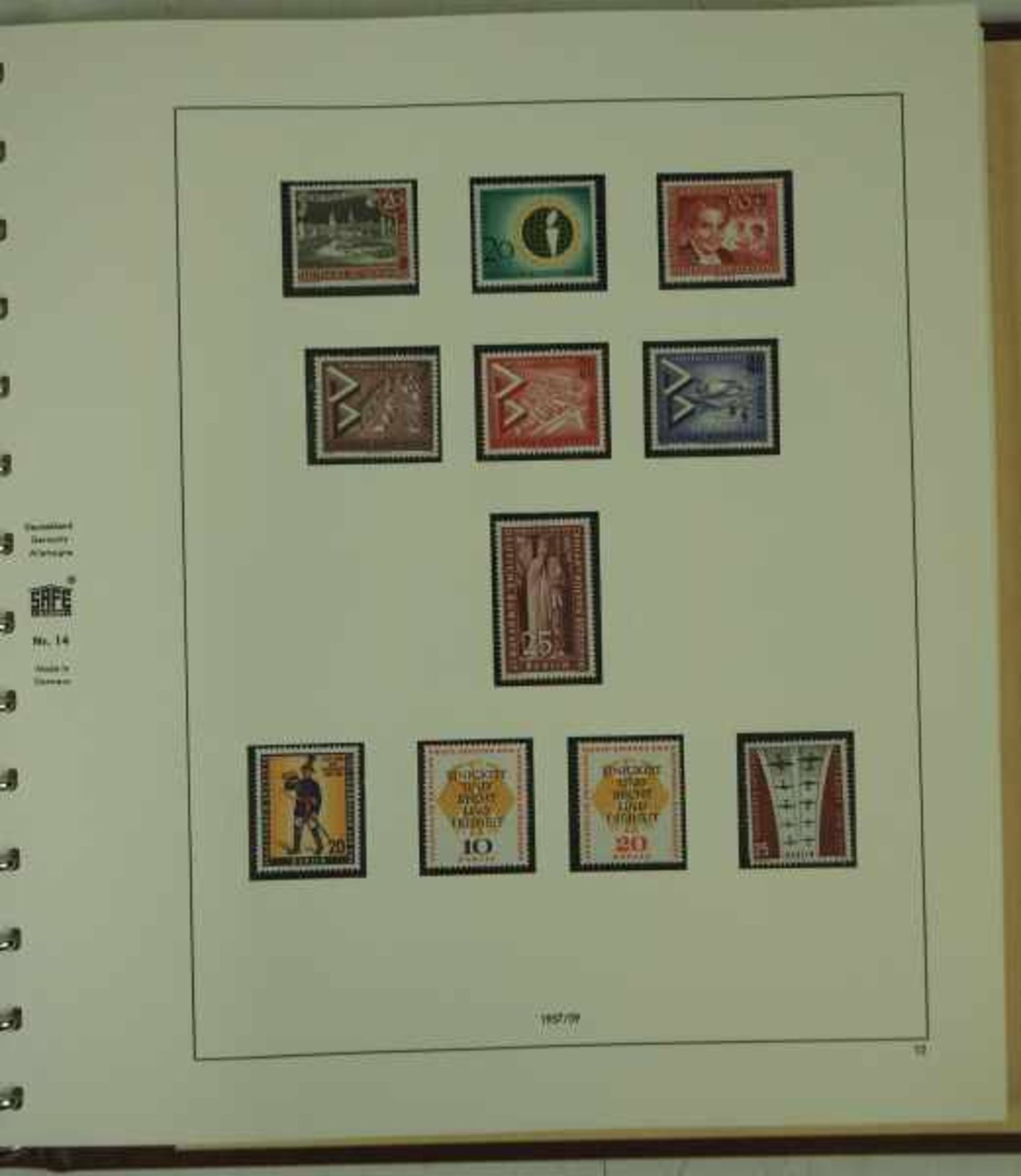 7.4.) MünzenSammlung Briefmarken - mit Berlin Block 1.Schönes Album, im Schuber.Zustand: II7.4 ) - Image 5 of 6
