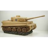 4.4.) Patriotisches / Reservistika / DekorativesGroßes Modell Panzerkampfwagen VI - Tiger.Masse,