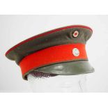4.1.) Uniformen / KopfbedeckungenSachsen: Feldgraue Schirmmütze für Offiziere der Infanterie.