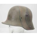 4.1.) Uniformen / KopfbedeckungenDeutsches Reich: Stahelm, M16.Originale Glocke, Mimikri-Bemalung