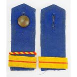 4.2.) Effekten / AusrüstungHJ: Paar Schulterstücke für einen Jungmann-Zugführer der NPEA Plön.Blaues