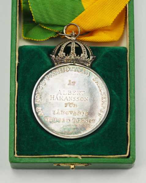 2.1.) EuropaSchweden: Medaille der Patriotischen Gesellschaft, in Silber, im Etui.Silber, Gustav - Image 2 of 3