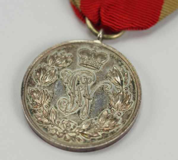 1.1.) Kaiserreich (bis 1933)Schaumburg-Lippe: Silberne Militärverdienst-Medaille, mit gekreuzten - Image 2 of 3