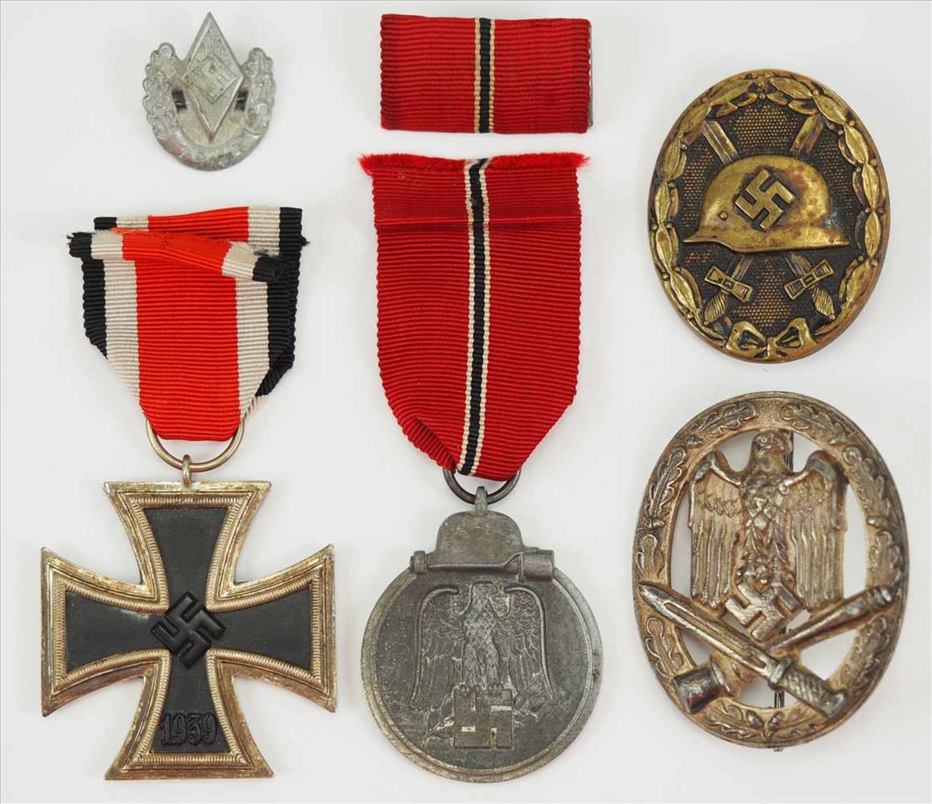Nachlass eines Frontsoldaten.1.) Eisernes Kreuz, 1939, 2. Klasse, 2.) Medaille Winterschlacht im