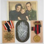 Nachlass eines Demjansk Veteranen.1.) Kriegsverdienstkreuz, 2. Klasse mit Schwertern, in Tüte, 2.)