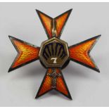 Lettland: Abzeichen des 7. Sigulda Infanterie-Regiments.Silber, teilweise vergoldet und